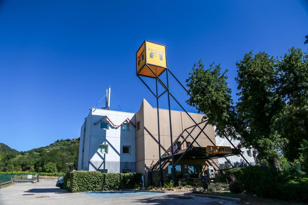 Hotelf1 Le Luc Le Cannet Des Maures Zewnętrze zdjęcie